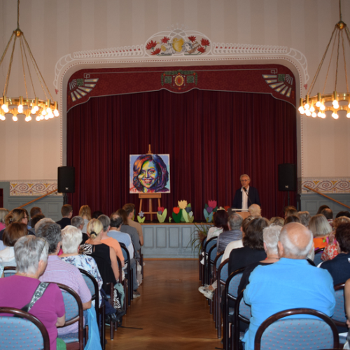 Prof. Dr. Meinolf Noeker bei der Eröffnungsrede der Vernissage.